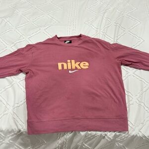 pink nike crew neck!!